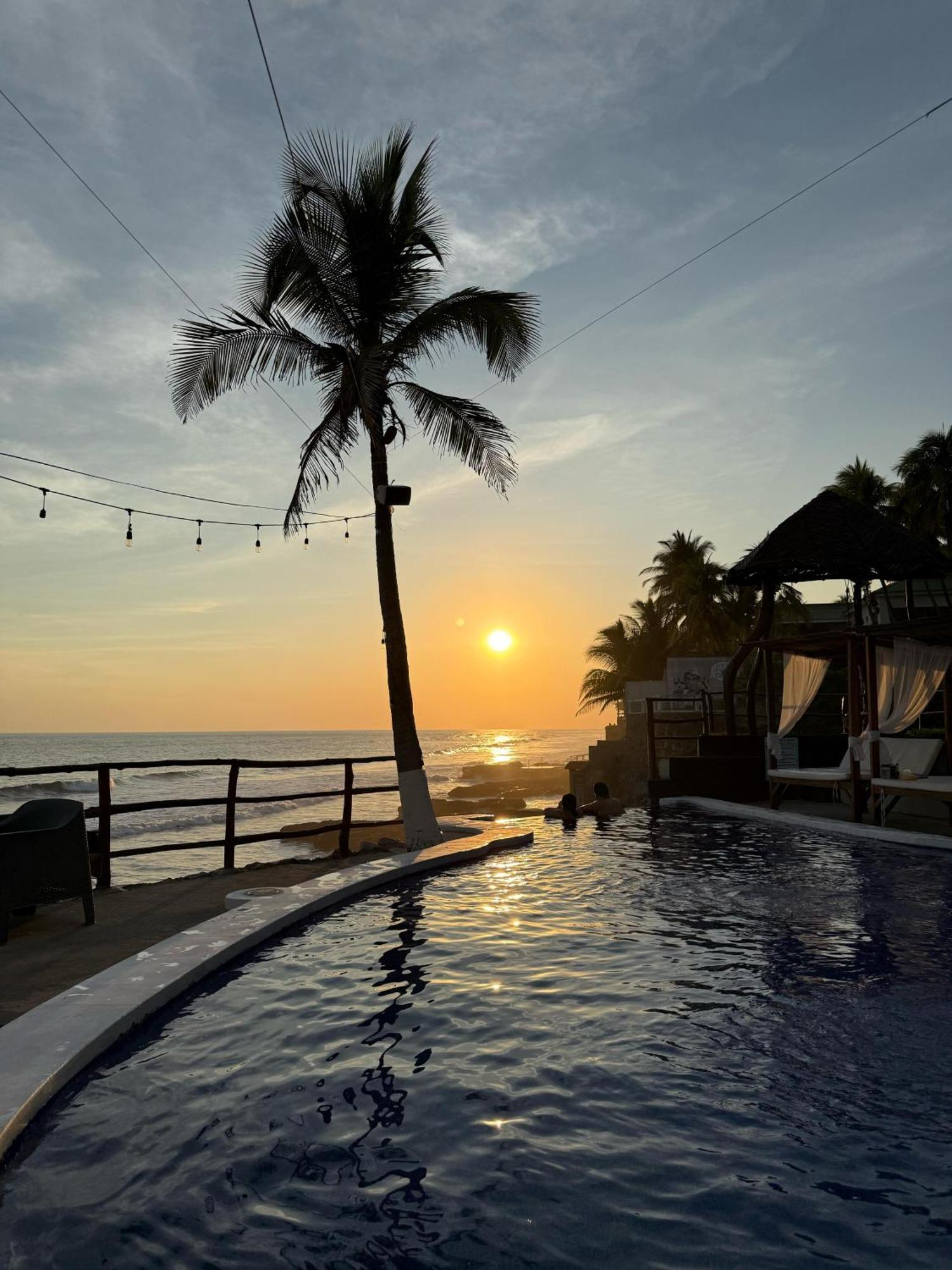 Reef On The Water Hotel Tamanique Buitenkant foto