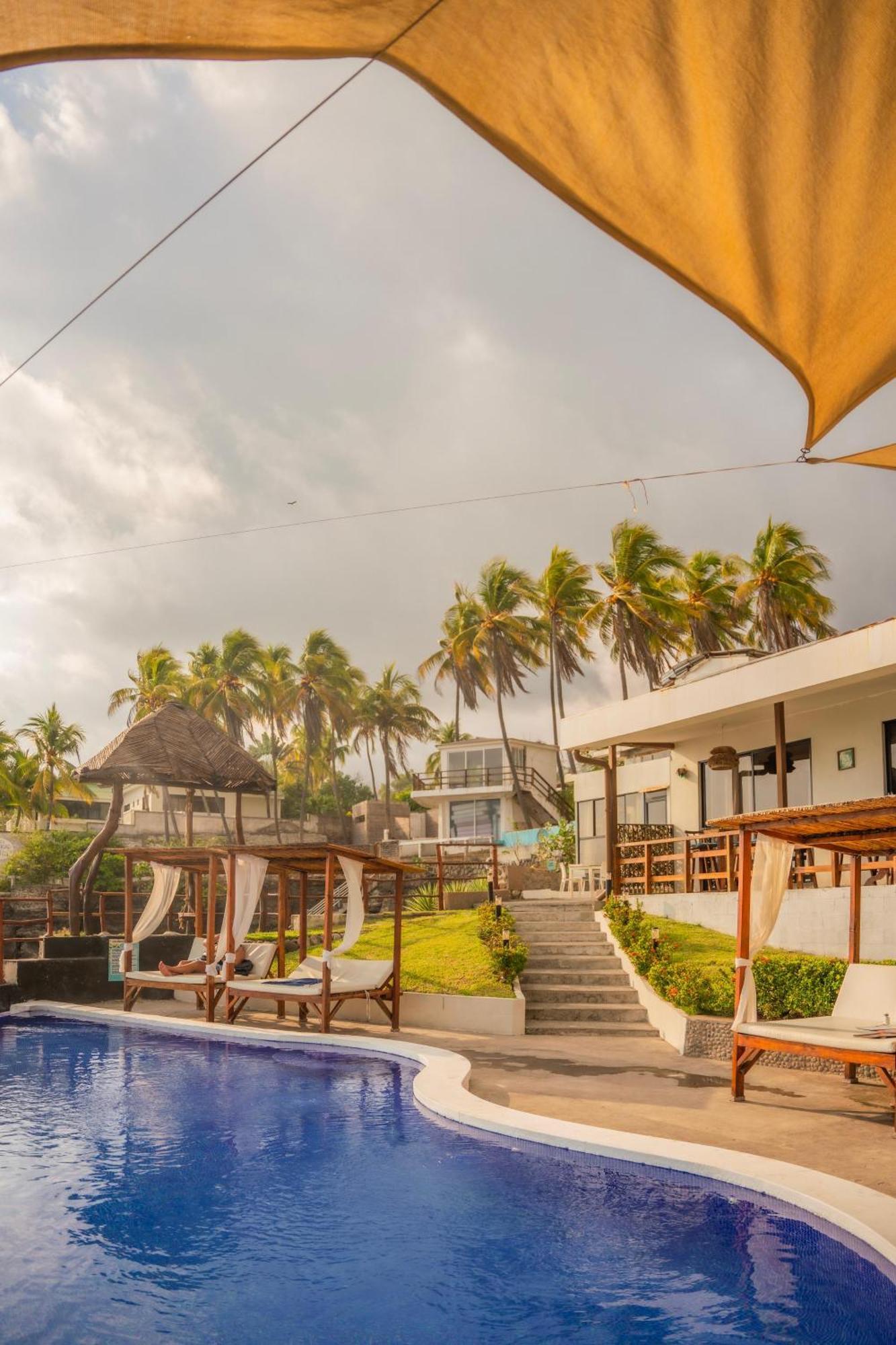 Reef On The Water Hotel Tamanique Buitenkant foto